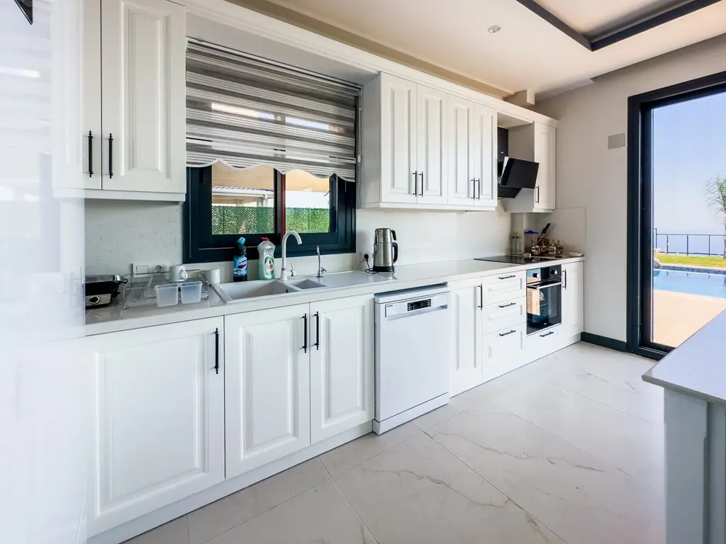 Fitted kitchen